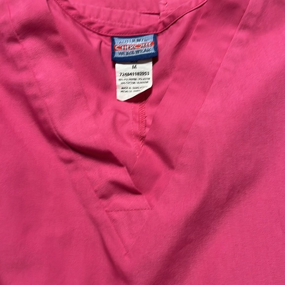 Bundle of scrubs - Picture 3 of 5